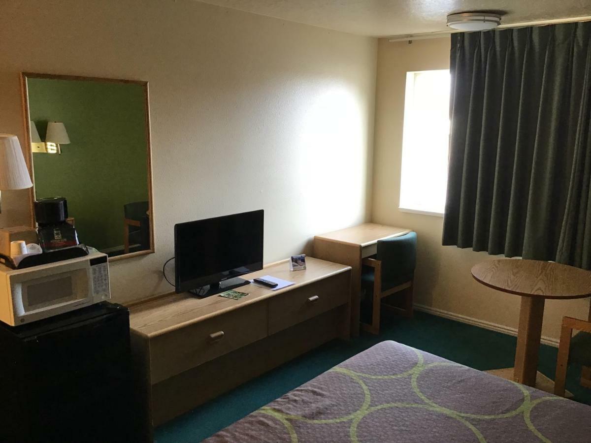 Super 8 By Wyndham Vernal Ut Buitenkant foto